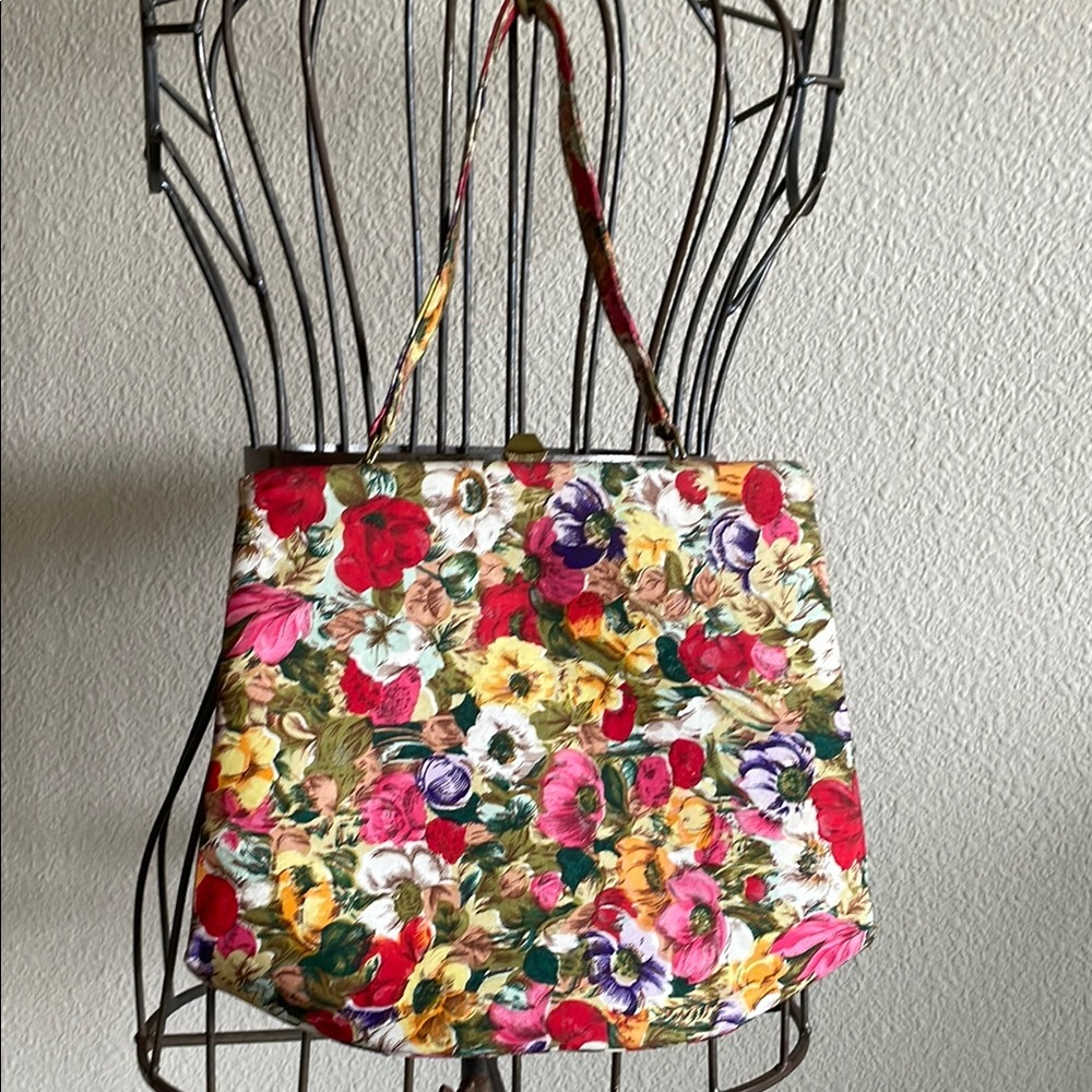 Vintage Leon of California Bright Floral Hand Bag Beautiful